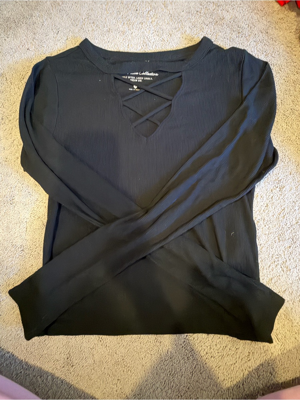 Women's Black Ribbed Long-Sleeve Top with Crisscross Neckline